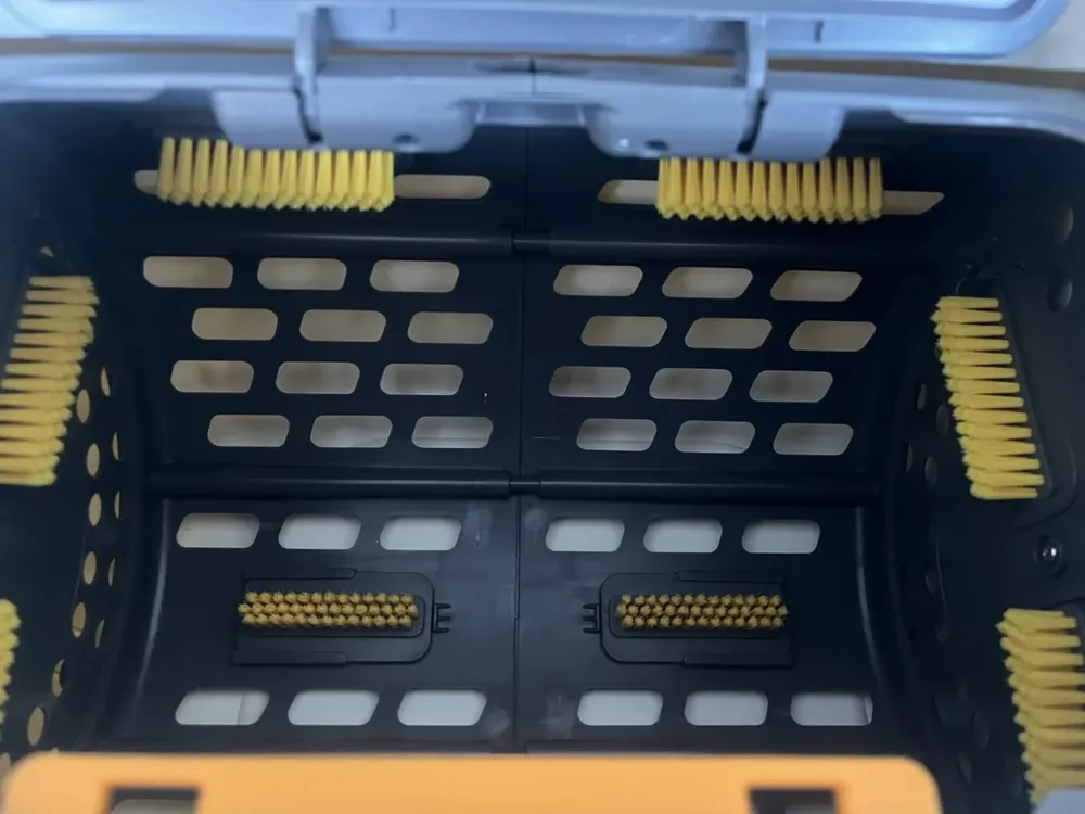 Mini shoe washer detail view 7